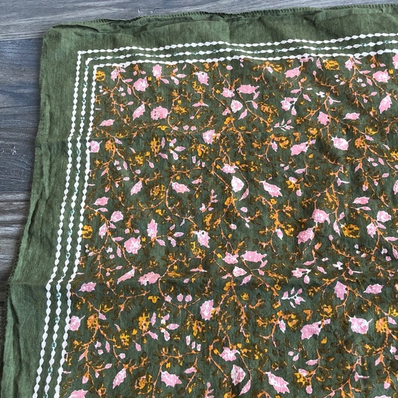 Sezane Green Floral Print Scarf - Picture 2 of 8